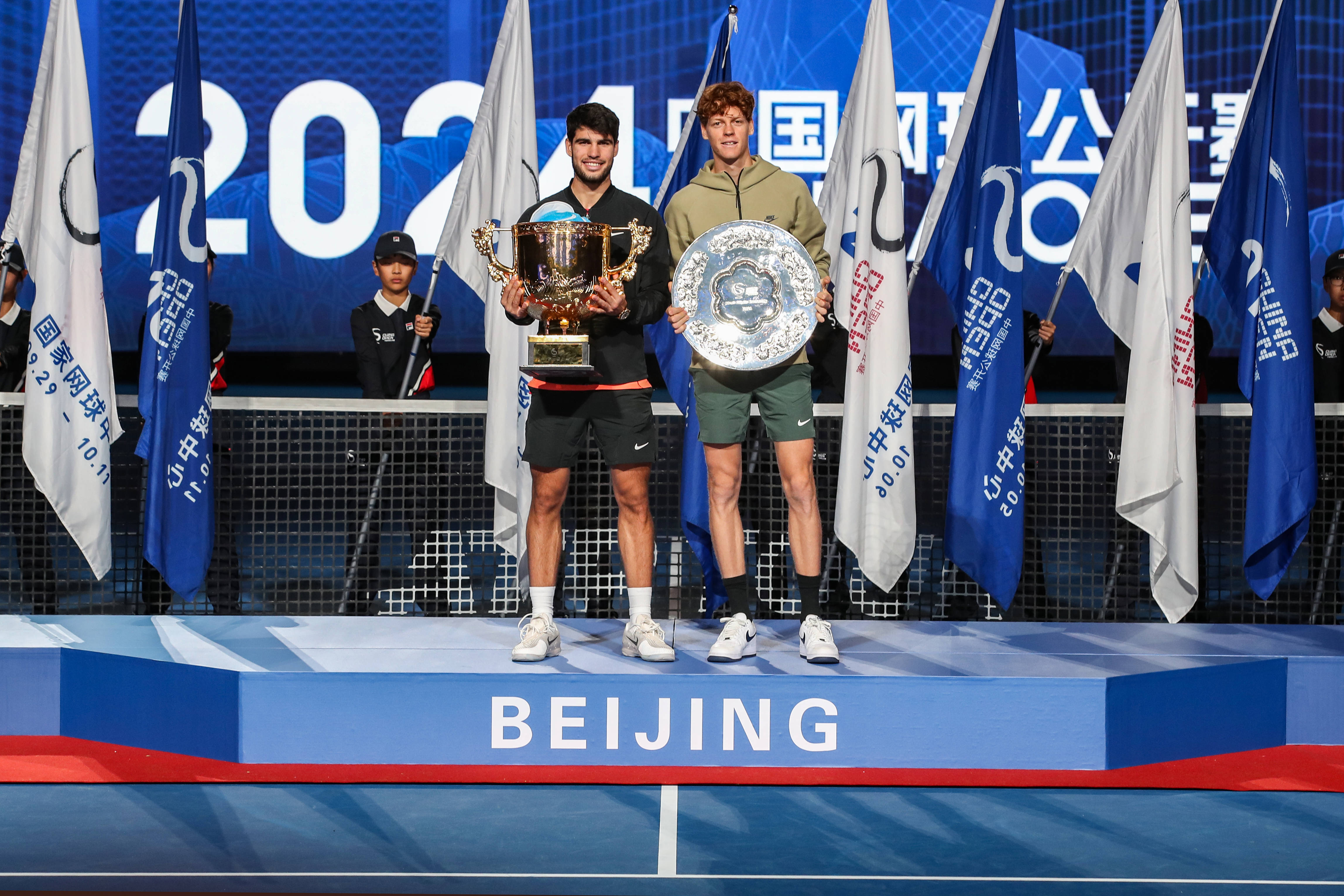 关于卫冕冠军再度封王！球队连取几胜，稳坐榜首之位！的信息